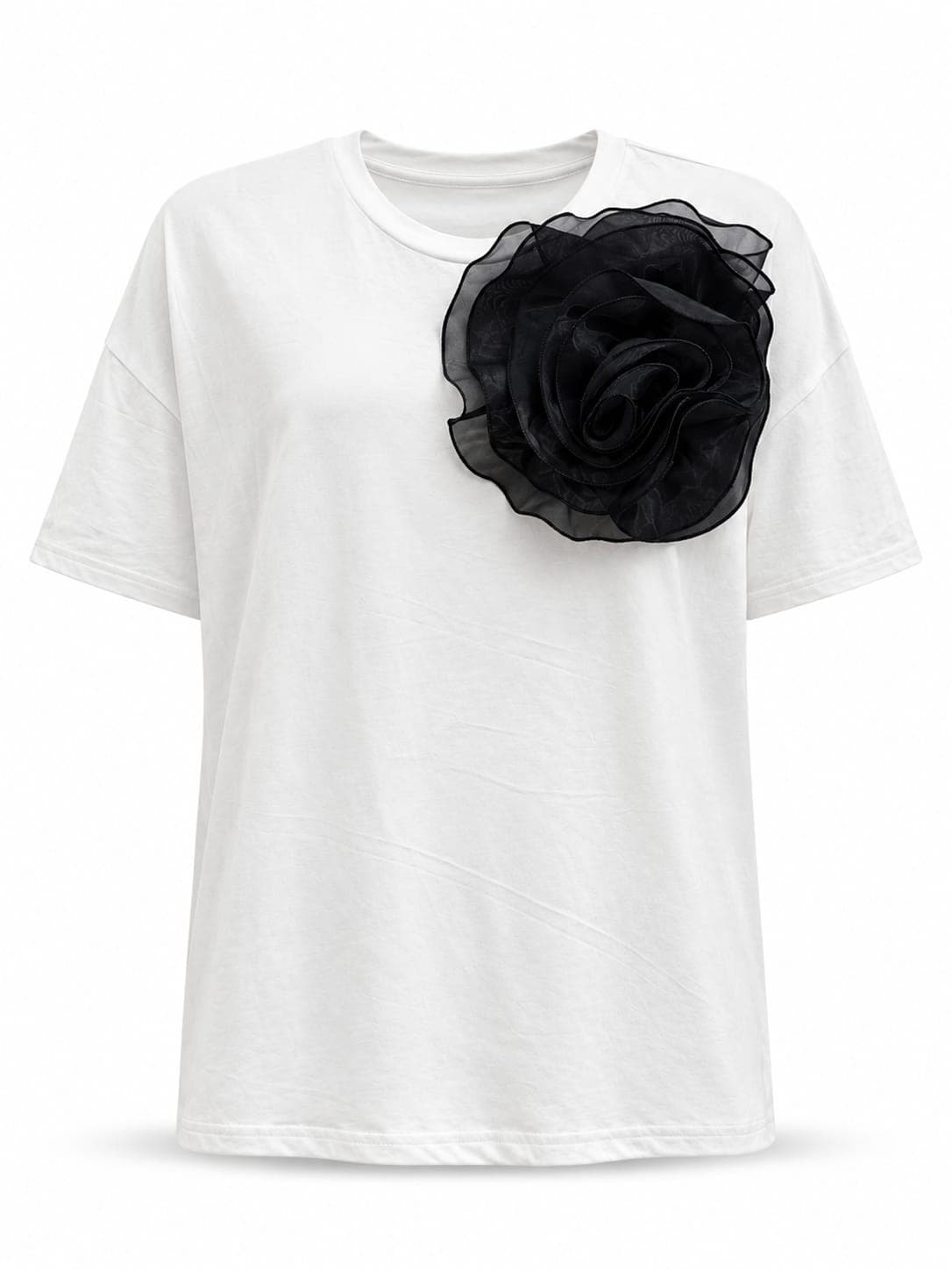 T-shirt Branca com Flor 3D Preta - Tam. M | Oversized Chic