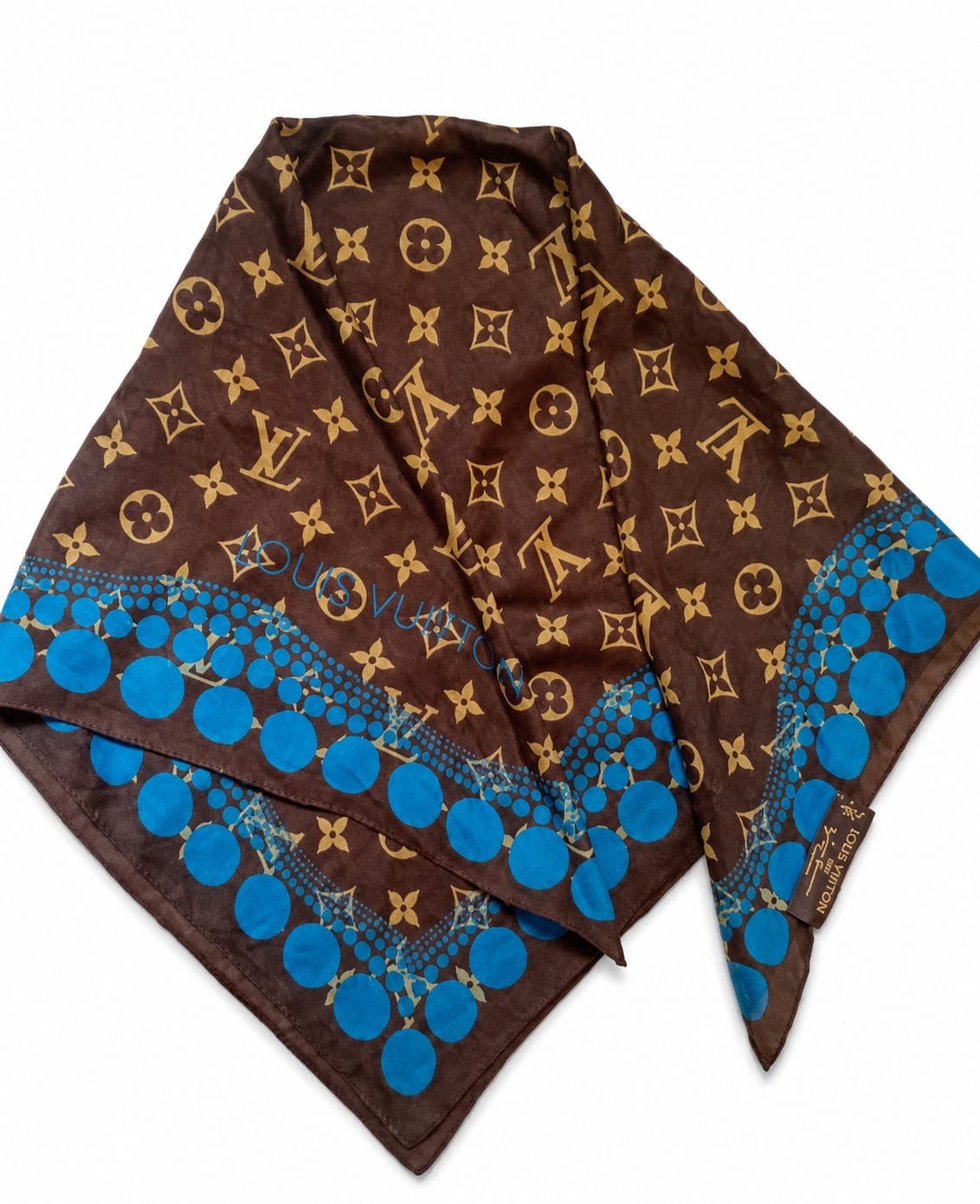 ARQUIVO REUSE | Lenço LV x Yayoi Kusama Monogram Marrom + Poá Azul